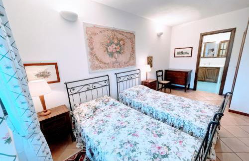 Serene Tuscan Retreat With Breathtaking Views - Photo 30