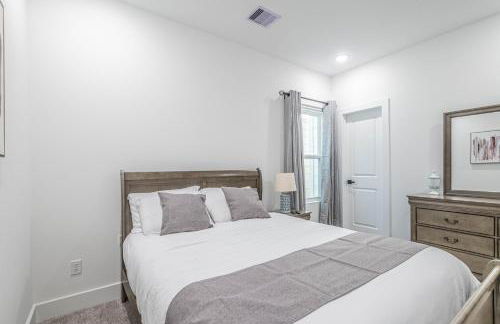 Luxury Haven near Dwtn, Med CTR, with Fast Free WiFi, Parking - Foto 22