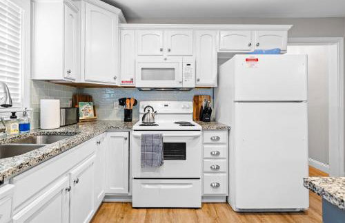 Cedar Point, Kalahari, Sports Force, Hot tub, Fire pit, EV, Pets, Beach, Fireplace, Park - Photo 11