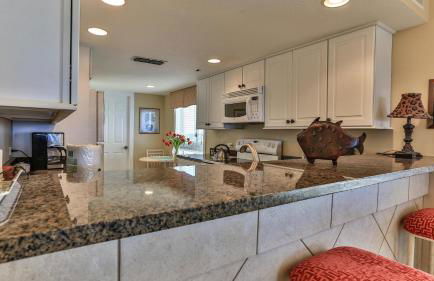 Destin Towers 111 - Beach Front 2 Bedroom Condo in Destin - Foto 16