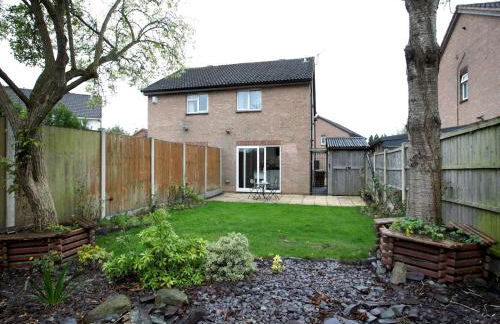 Charming Home - Free Parking - Private Garden - Pass the Keys - Foto 46