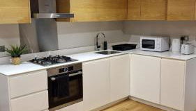 London Ealing near Train station - Foto 1