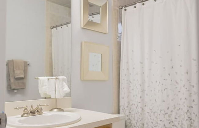 Farmington Gem 6BR Private Fenced Yard Sleeps 15 - Foto 14