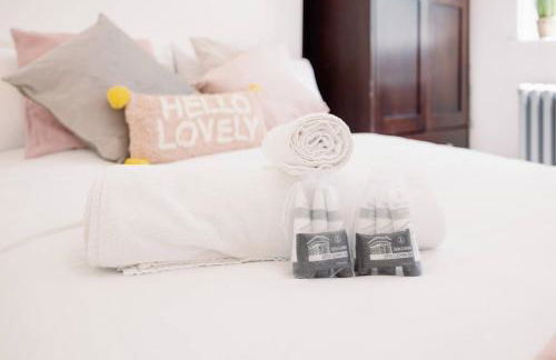 Bright, Spacious 2-bed, 5 mins from Tube, Sleeps 4 - Pass the Keys - Foto 29