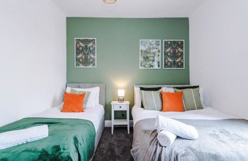 NEW! Modern 3-Bed House, Free Parking, Fast Wi-Fi & Easy Manchester Access - Foto 24