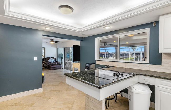 Luxury Waterfront Home With Pool 3 Bedroom Home by RedAwning - Foto 12