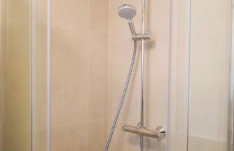 Spacious Family Apartment, Free Parking, 6 Guests - Foto 17