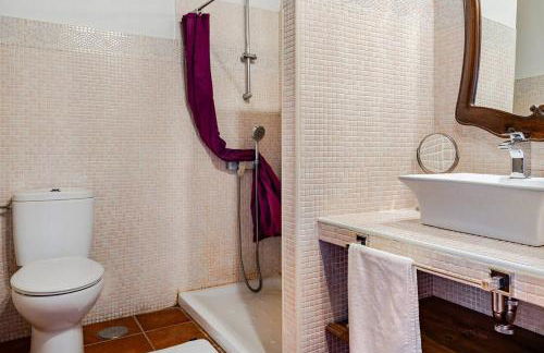 Casa Rural Enorme con BBQ & Horno Leña ideal para Familias - Foto 17