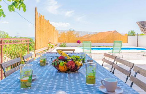 2 Bedroom Lovely Apartment In Danilo - Photo 10