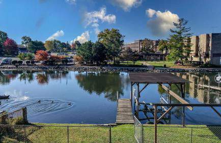 3BR 2BTH Waterfront Vacation Rental on Riverwalk to Downtown McHenry with Pier - Foto 22