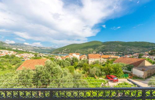 Tranquility and Nature in 4 Bedroom with Sea View - Foto 2