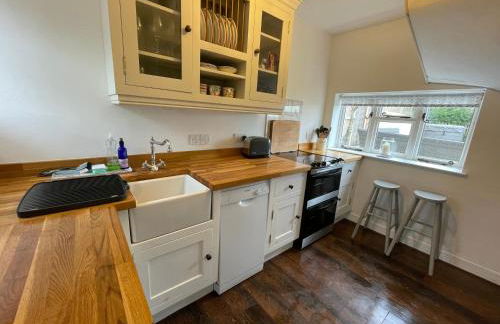 Cosy Coastal 2-Bedroom Cottage with Hot Tub and Log Burner - Foto 31