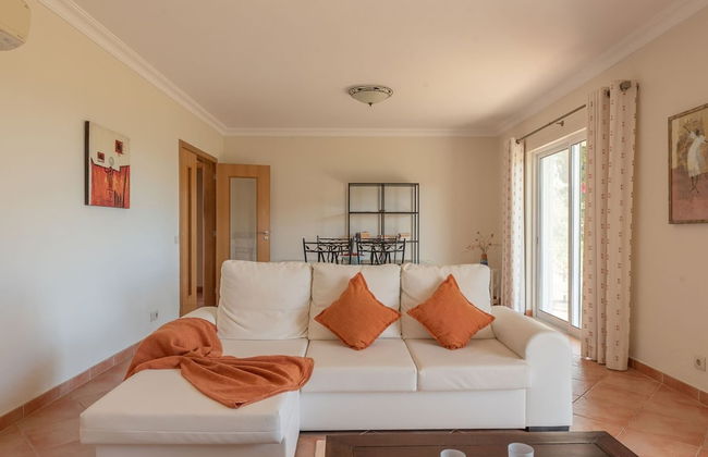 Lively Holiday Home in Albufeira With Private Pool 500m From the Beach - Foto 17