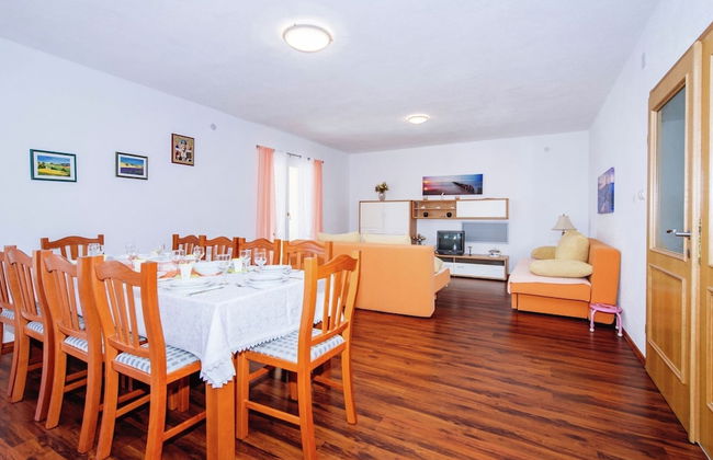 Spacious Holiday Home With Private Pool - Foto 30