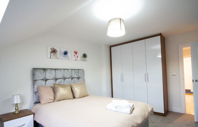 Holden Court - Photo 4