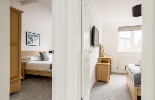 Magnolia House - Beautiful Townhouse in Old Town Poole - Photo 31