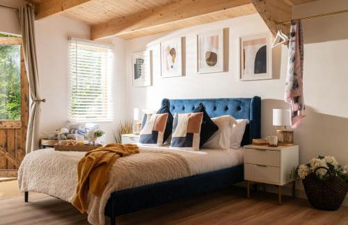 Copperbeech Hut - Romantic Hideaway with a Private Hot Tub - Photo 12