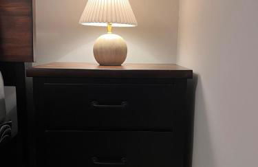 Cozy Stay Near DT with Deck and Yard - Foto 17