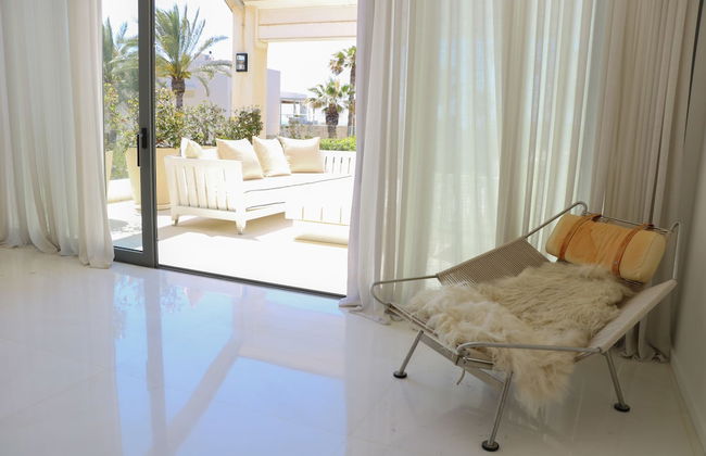 Luxurious Coastal Villa with Pool - Foto 43