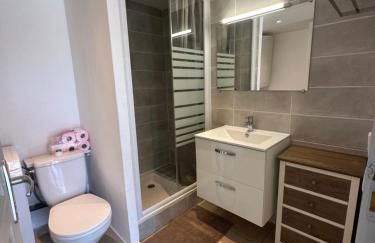 La Discrète toute équipée avec piscine - Foto 7