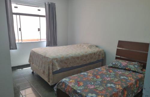 Casa com dois quartos,dois banheiros,sendo um, uma suíte,sala de estar cozinha e garagem - Foto 18