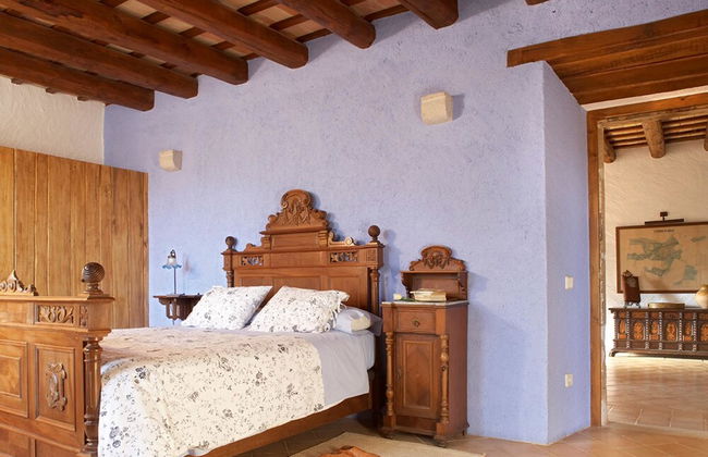 Traditional Estate From the XIV Century, With Swimming Pool - Photo 19