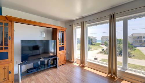 West of the Moon Ocean Apt with Beach Access! - Foto 4