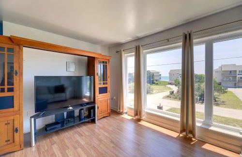 West of the Moon Ocean Apt with Beach Access! - Foto 4