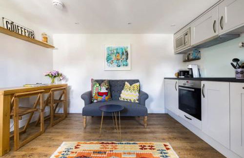 The Lavender Folly - Cosy Accommodation Alresford - Foto 6