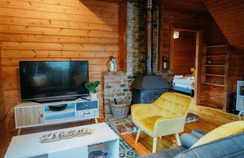 Finlodge- Pet-Friendly Scandinavian Cabin - Photo 53