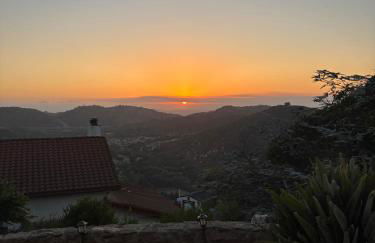 Quiet Hilltop Home With Stunning Hill Top And Valley Views - Foto 41