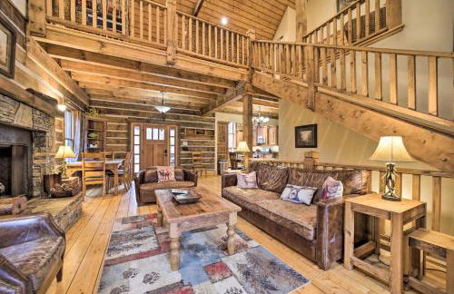 Hot Tub and Mtn Views! All-Season Escape in Franklin - Foto 1