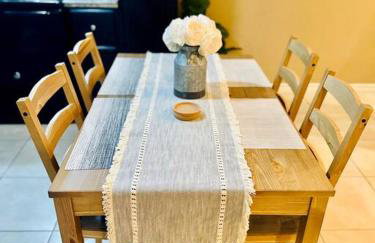 Western Style - 2 bed/1 bath (RATED 10 STARS) - Foto 13