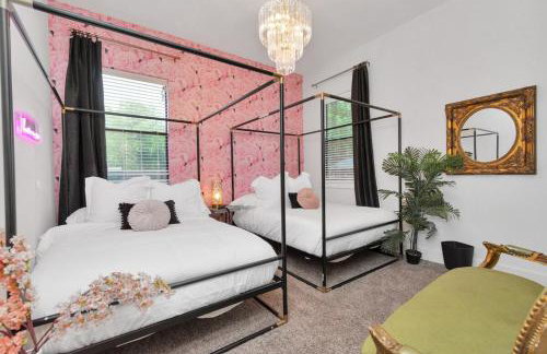 Houston's Downtown Bloom House - Spacious Floral Escape for Groups - Foto 40