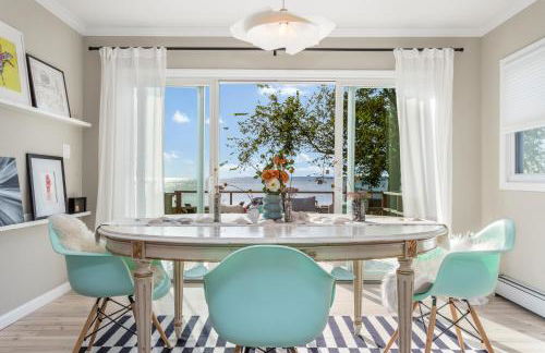 Waterfront Designer Retreat! Stunning Sunsets! Less than 5 minutes to the beach! - Foto 61