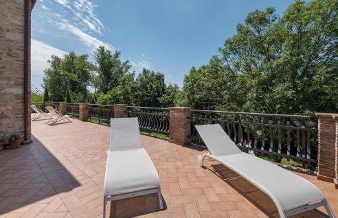 Nice Apartment In Avigliano Umbro - Foto 12