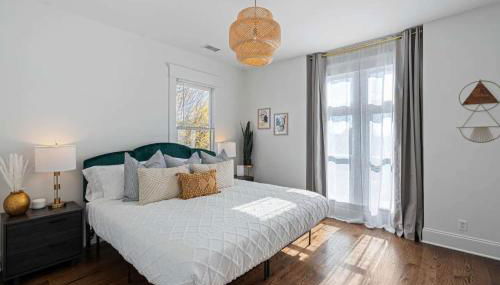 Tranquil East Nashville Zen Retreat with 2 Patios, Garage Parking, Yoga Mats Included, Covered Patio and Deck, Walk to Five Points Dining & Bars, Board Games, 10 Min to Broadway, 24 Hr Hospitality - Foto 4