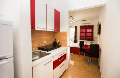 Villa Lavanda - family friendly, beachfront - Photo 34