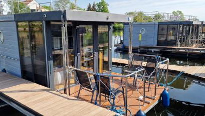 Festliegende Wohnboote Marina Niederhavel - Foto 3