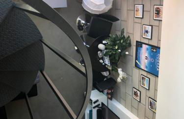 Modern 2 Bdrm w/Parking in the Heart of Hillcrest - Foto 13