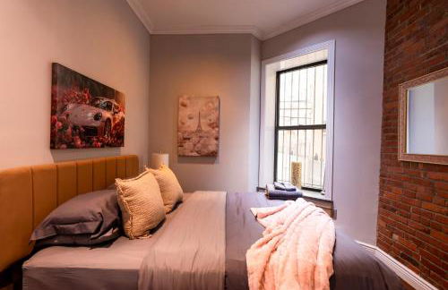 Elegant Central Park Suite - 4 Bedroom Self Check-In - Photo 8