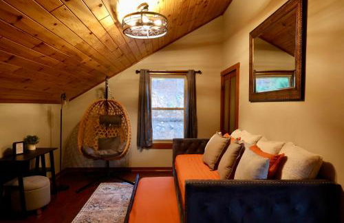 Hidden Hillside Retreat - A Secluded Modern Cabin - Foto 34