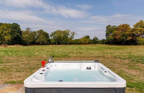 Secluded Barn Style Home With hot tub - Sleeps 12 - Foto 108