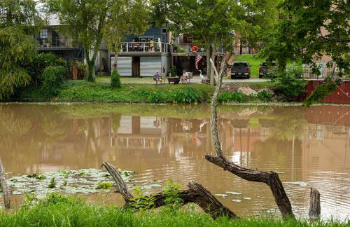 Chateau Royale, Pet Friendly, On Bayou, Downtown! - Foto 29