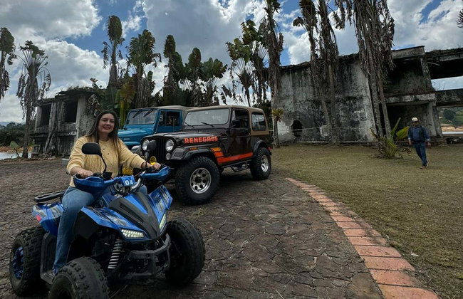Escursione a Guatapé in chiva + Visita alla tenuta di Pablo Escobar - Foto 7