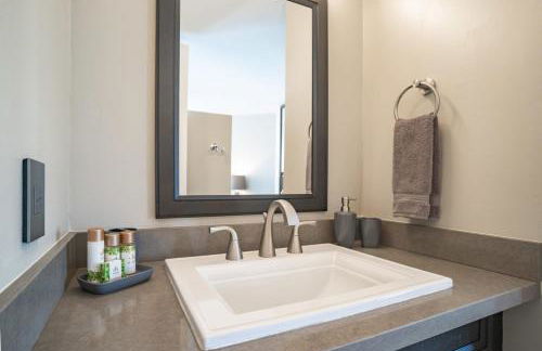 Sunny and Soothing Oceanfront Vistas - Foto 36