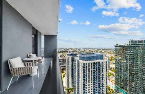 Stunning Lux 2 Bed 2 Bath with Panoramic View from Balcony - Foto 42