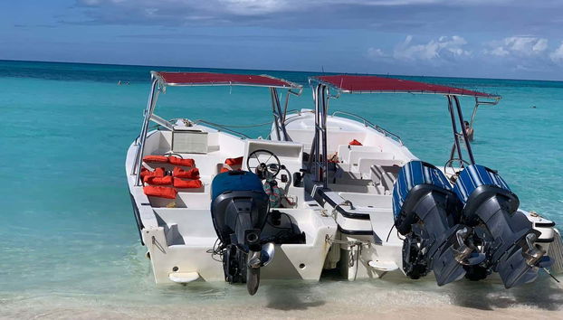 Lanchas motoras en Isla Saona