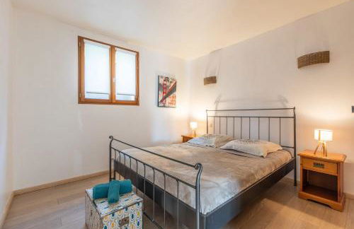 LB Vacation Rentals I Quiet Large 3-Bedroom Apartment with Terrace, Garden & Incredible Mountain View - Foto 19