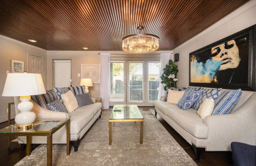 Spacious Dallas 2BR Condo Resort-Style Pool - Foto 1